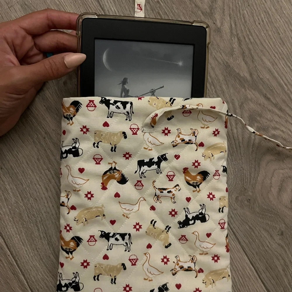 Quilted Farm Animal Kindle Sleeve